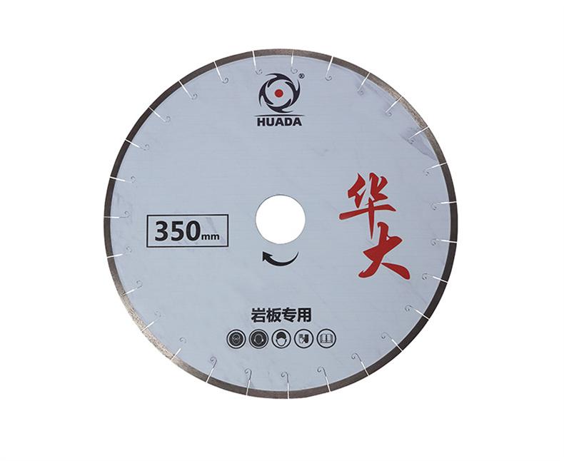 Diamond saw blade for engineered stones