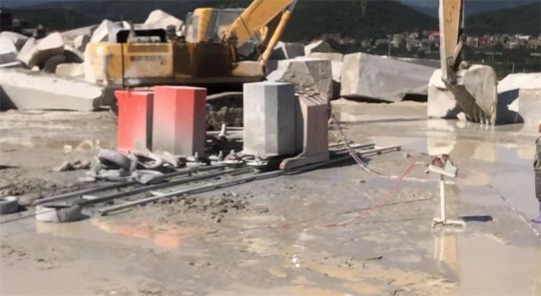 Huada diamond wire saw machine mining granite video